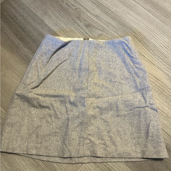 Grey wilfred wool mini skirt - Picture 2 of 4